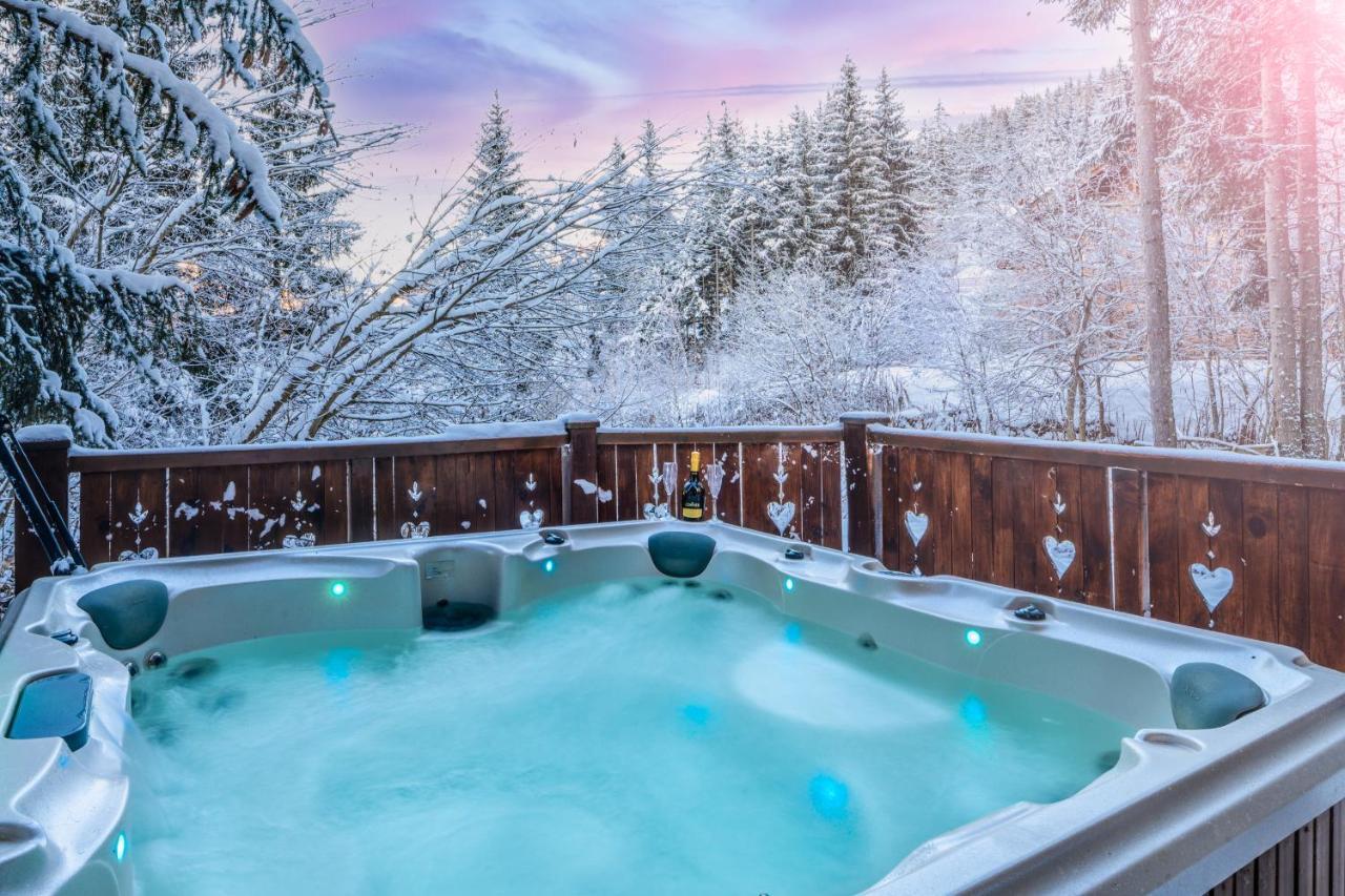 Chalet Cote Coeur, La Tania, With Outdoor Hot Tub And 7 Ensuite Rooms Exterior photo